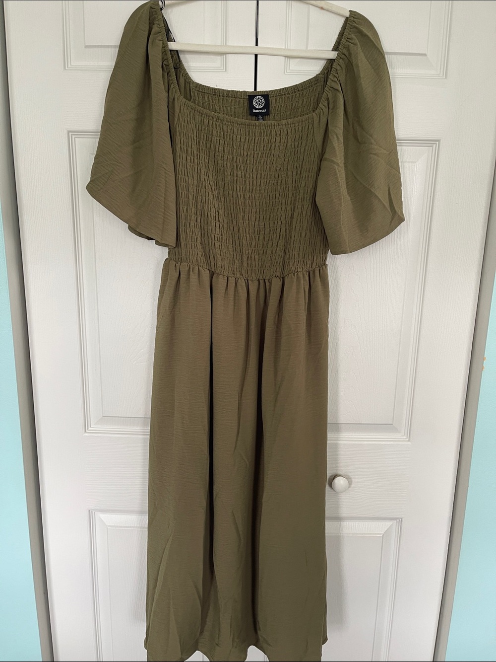 bobeau Olive Green Puff Sleeve Smocked Midi Dress - Picture 2 of 3
